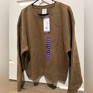 XXL Women’s champion sweatshirt.